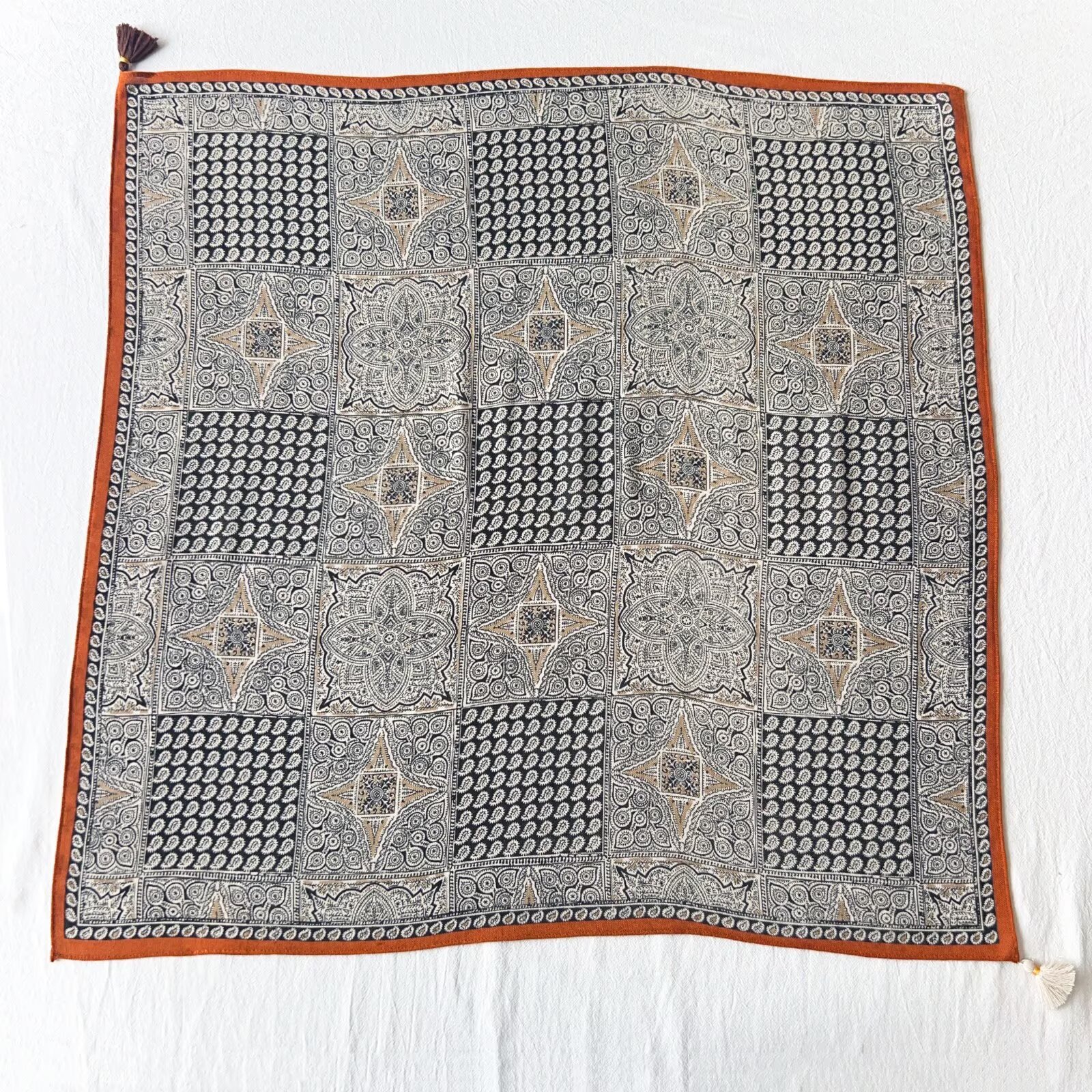 Tassel-trimmed Triangular Scarf Decoration photo 6