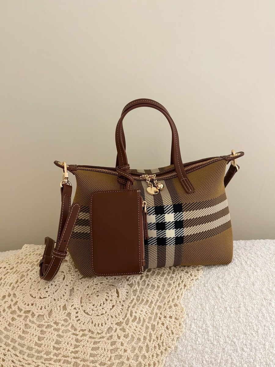 Casual Versatile And Stylish Shoulder Tote Bag photo 3