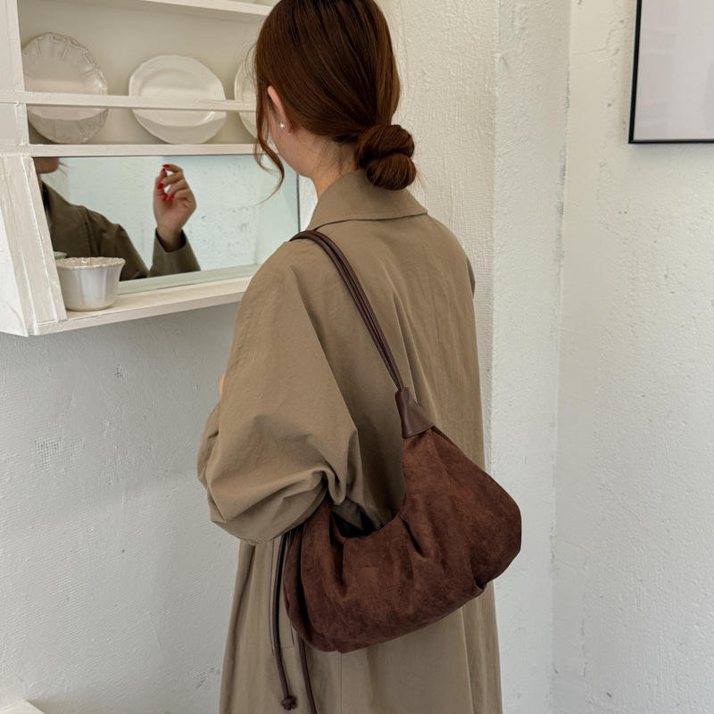 Casual Simple And Versatile Crossbody Bag photo 1