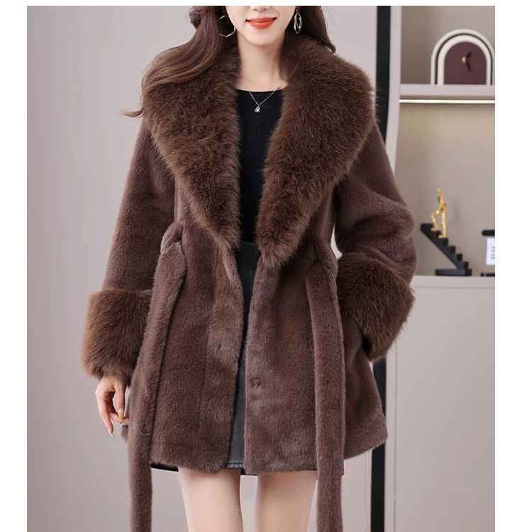 Stylish High-end Fur-and-fabric Faux Mink Coat photo 5