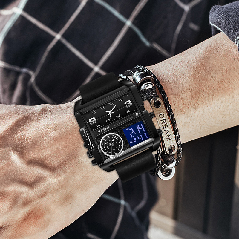 Multifunctional Mens Watch With A Large Dial photo 5
