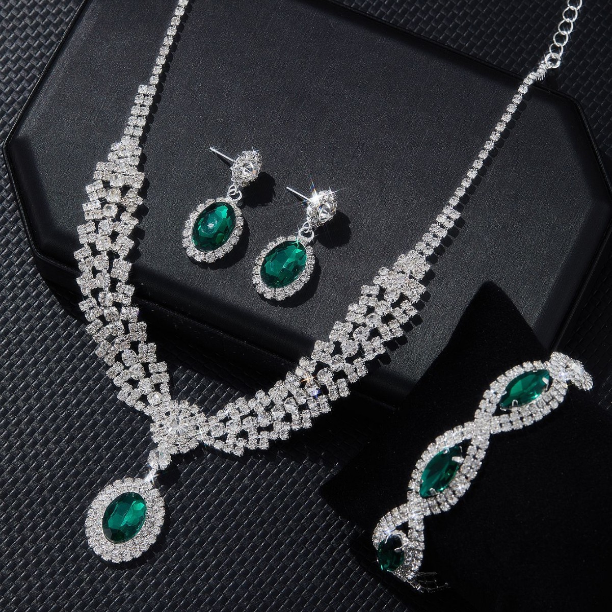 New European And American Style Elegant Luxury Sapphire Necklace Set Of Four Pieces photo 8