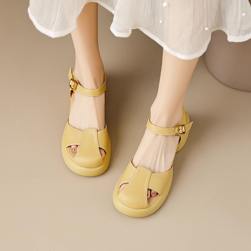 Trendy Thick-soled Hollowed-out Closed-toe Sandals With A Cushioned Feel photo 2