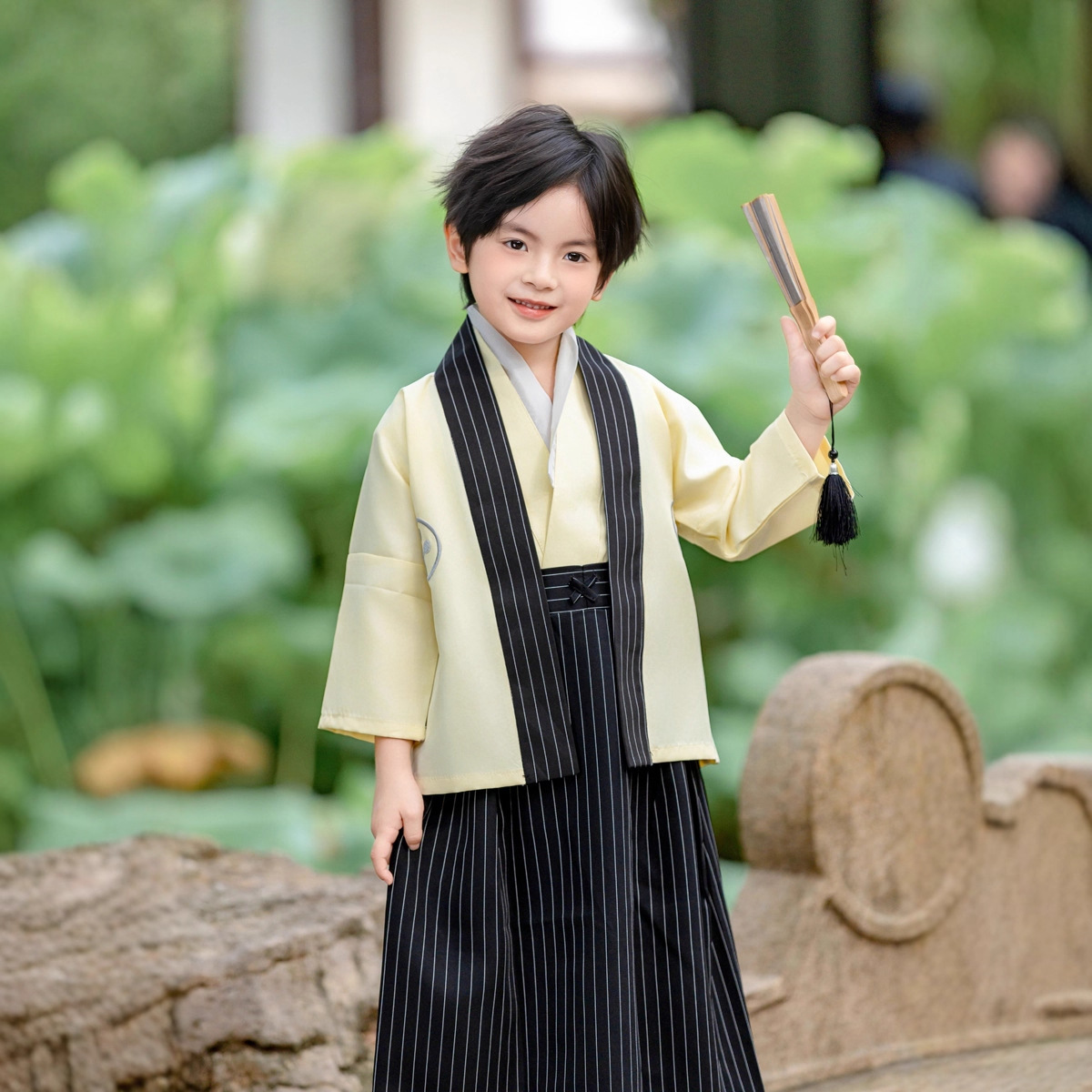 Childrens Yellow Japanese-style Kimono Set photo 5