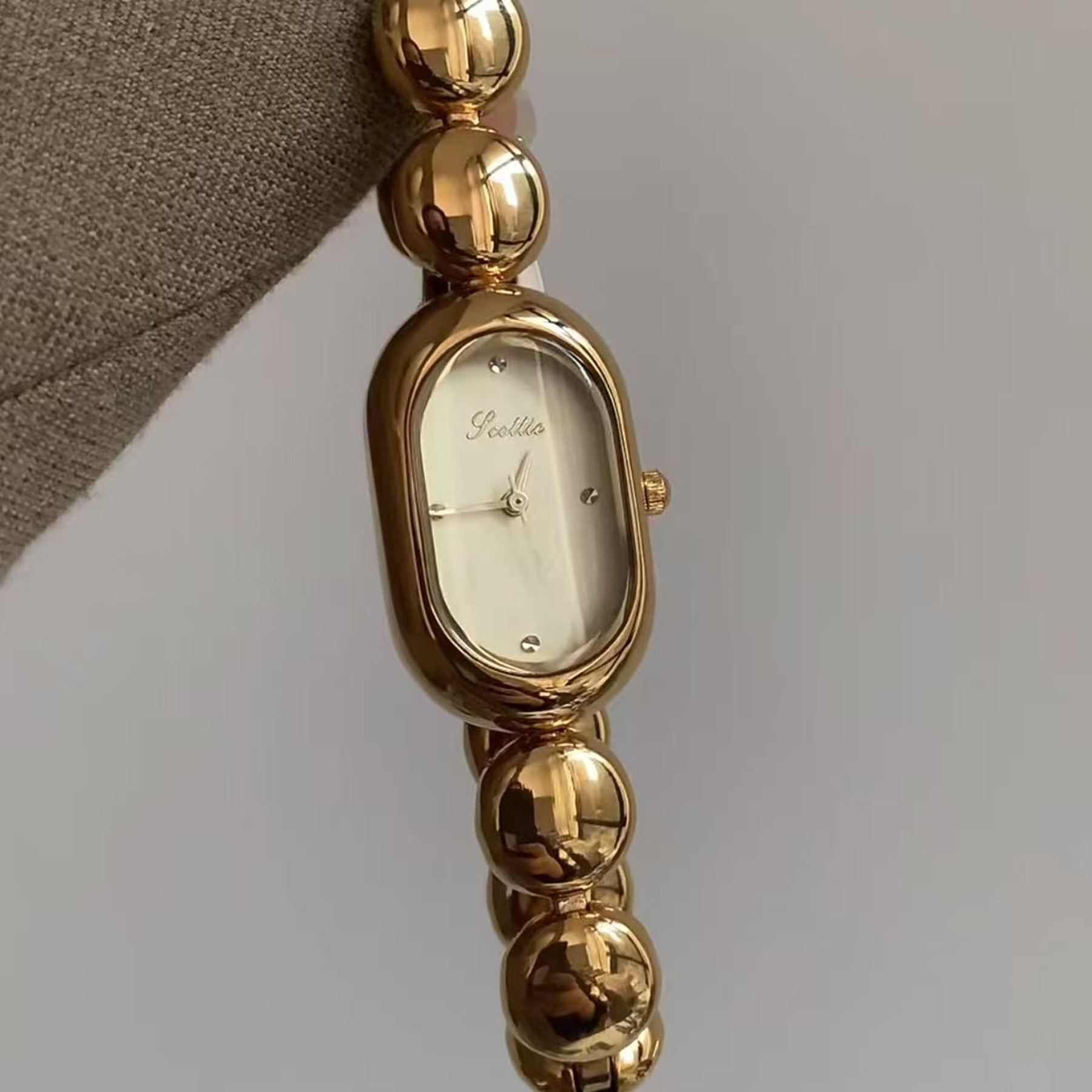 Elegant Oval-shaped Watch Bracelet For Women photo 8