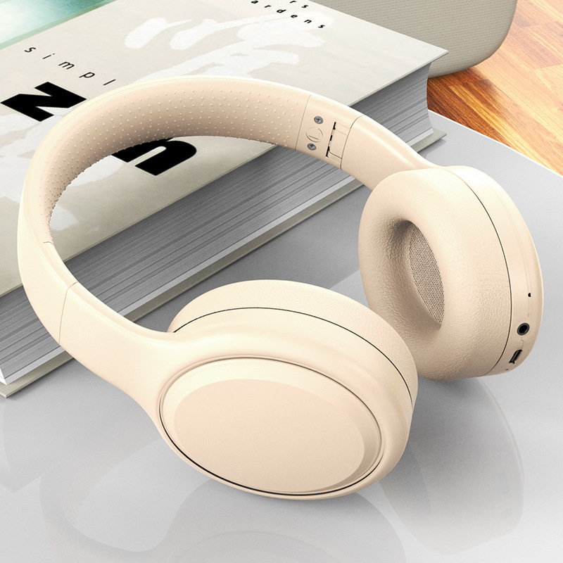 Over-ear Bluetooth Headphones With A Subwoofer photo 1