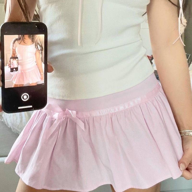 Women's Minimalist High-waisted Short Skirt photo 2