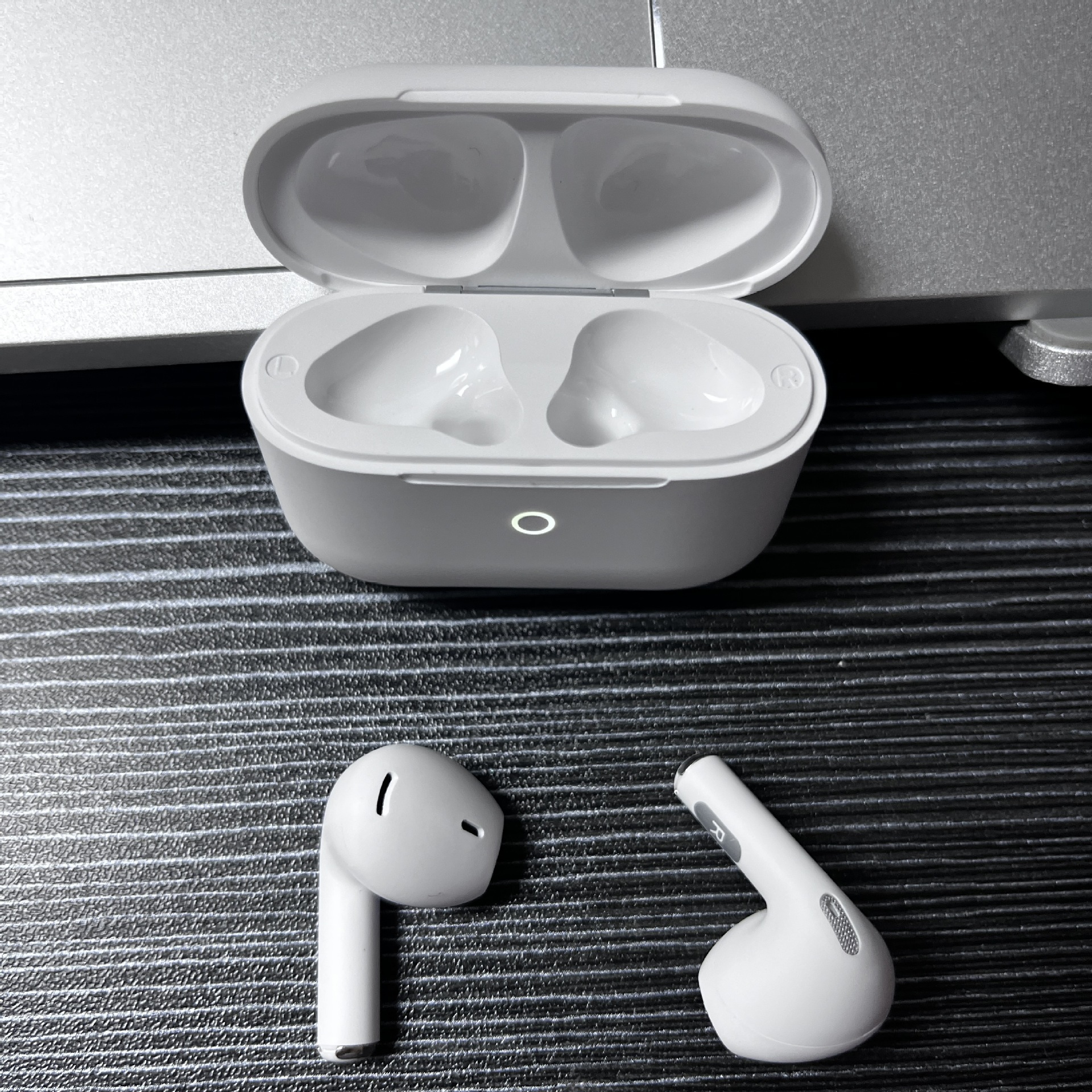 New Y42 Wireless In-Ear Noise-Canceling Bluetooth Earphones With Extended Battery Life photo 2
