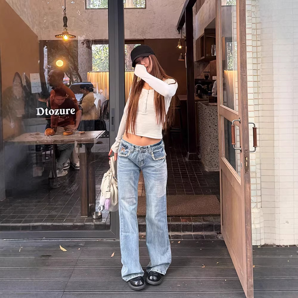 Women's Casual American-style Straight-leg Jeans photo 5