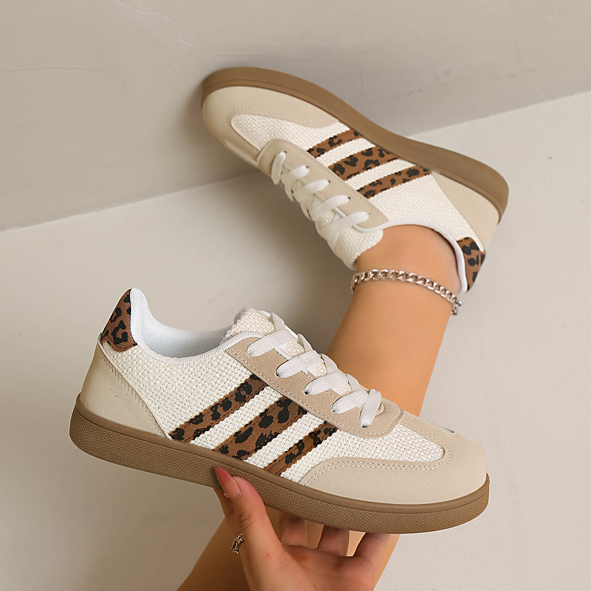 Vintage Versatile Sports Casual Sneakers photo 1