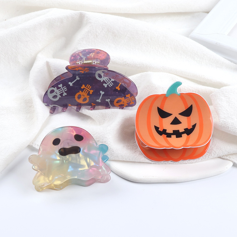 A Unique And Creative Pumpkin-themed Ghost-claw Hair Clip photo 4