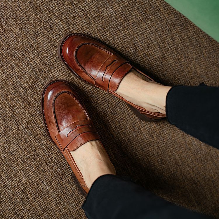 Deep Round-toe Chunky-heel Leather Slip-on Loafers For Women photo 3