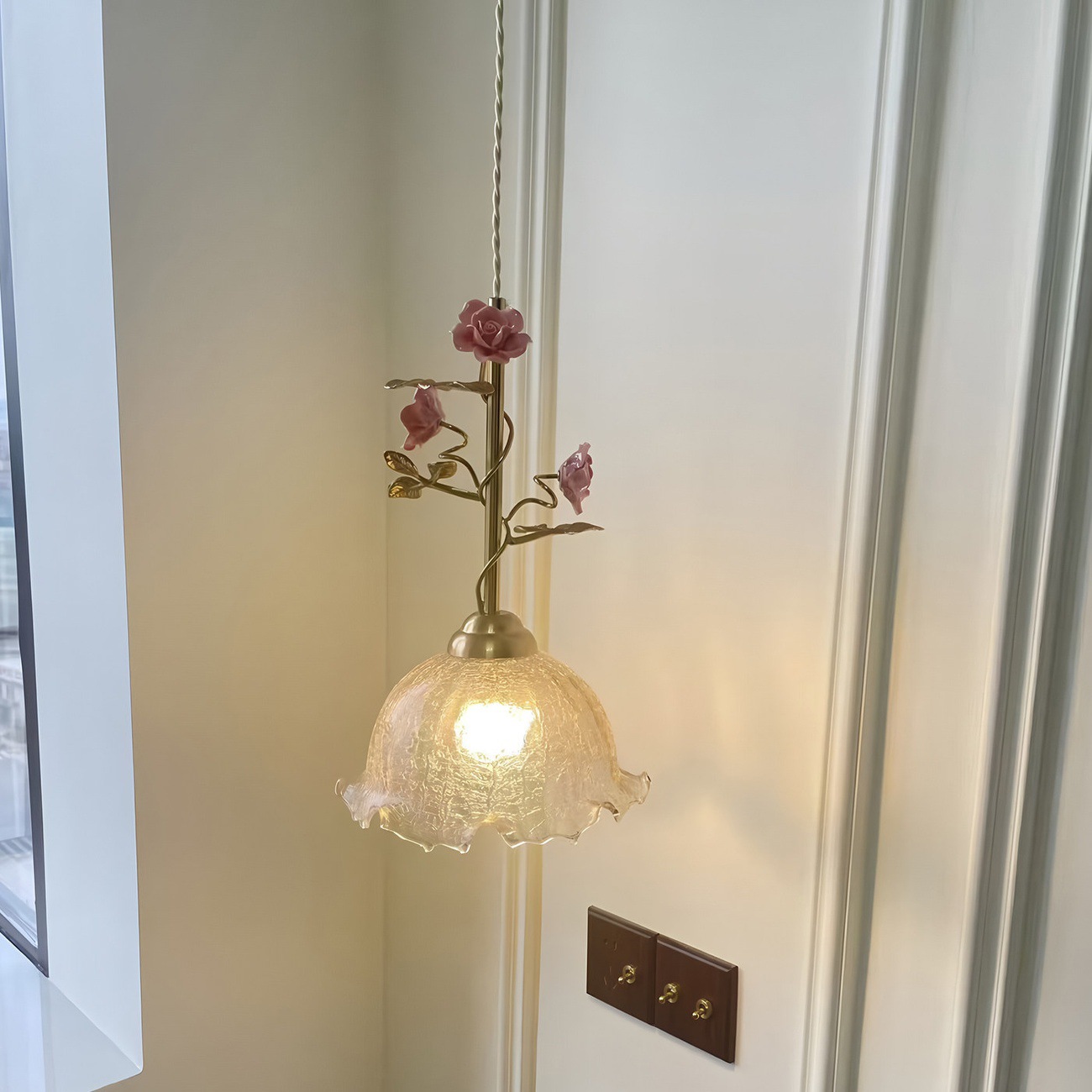 Rose-flower Ambiance Bedside Pendant Lamp photo 2