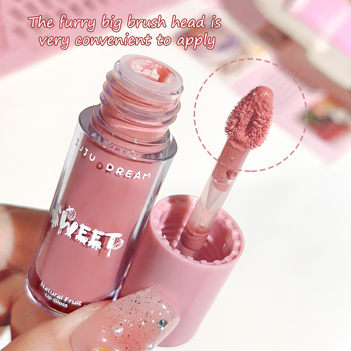 Fruit-flavored Lip Gloss Is Easy To Apply And Long-lasting photo 4