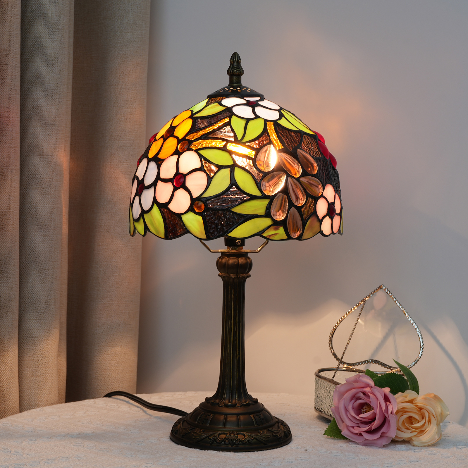 Stained Glass European-Style Bedroom Bedside Decorative Table Lamp photo 1