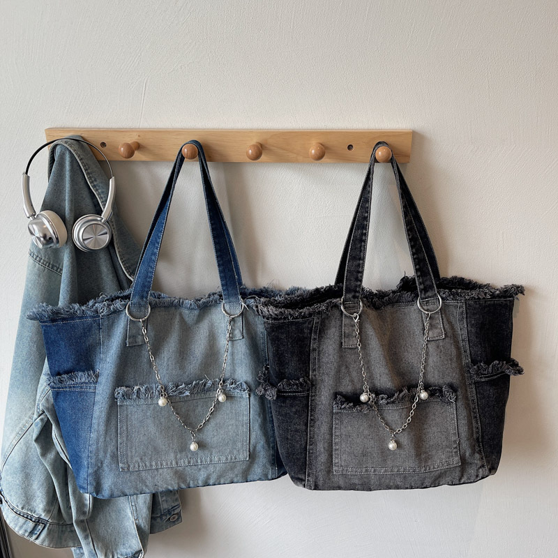 Versatile High-capacity Minimalist Ombre Denim Shoulder Bag photo 2