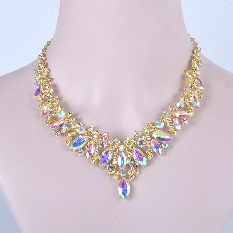 Luxury Rhinestone And Gemstone Necklace And Earring Set photo 7