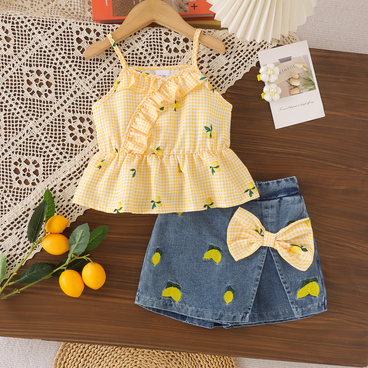 Sleeveless Multicolor Camisole Blue Shorts photo 5