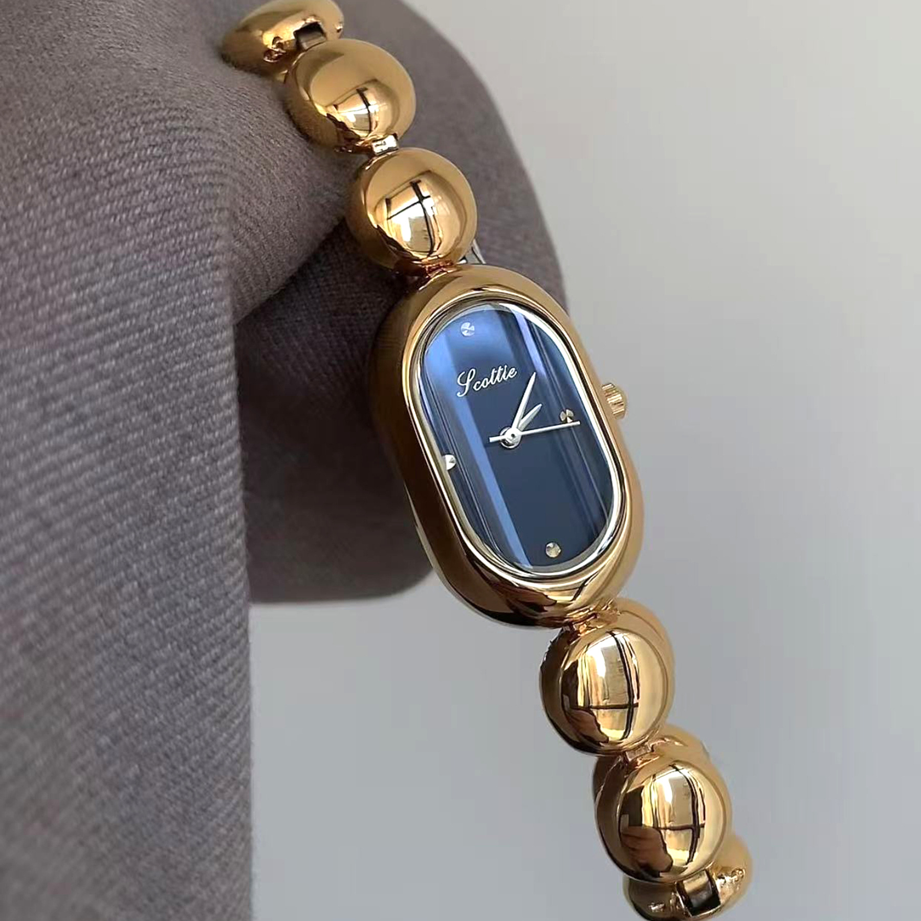 Elegant Oval-shaped Watch Bracelet For Women photo 3