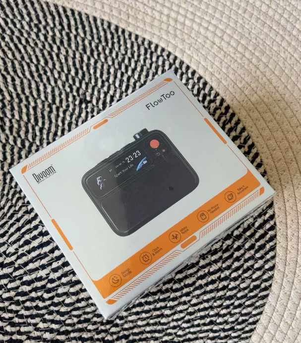 Retro White Noise Flow Bluetooth Speaker photo 5