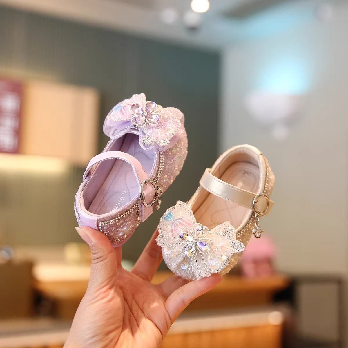 Little Girls Bow-tie Leather Shoes photo 1