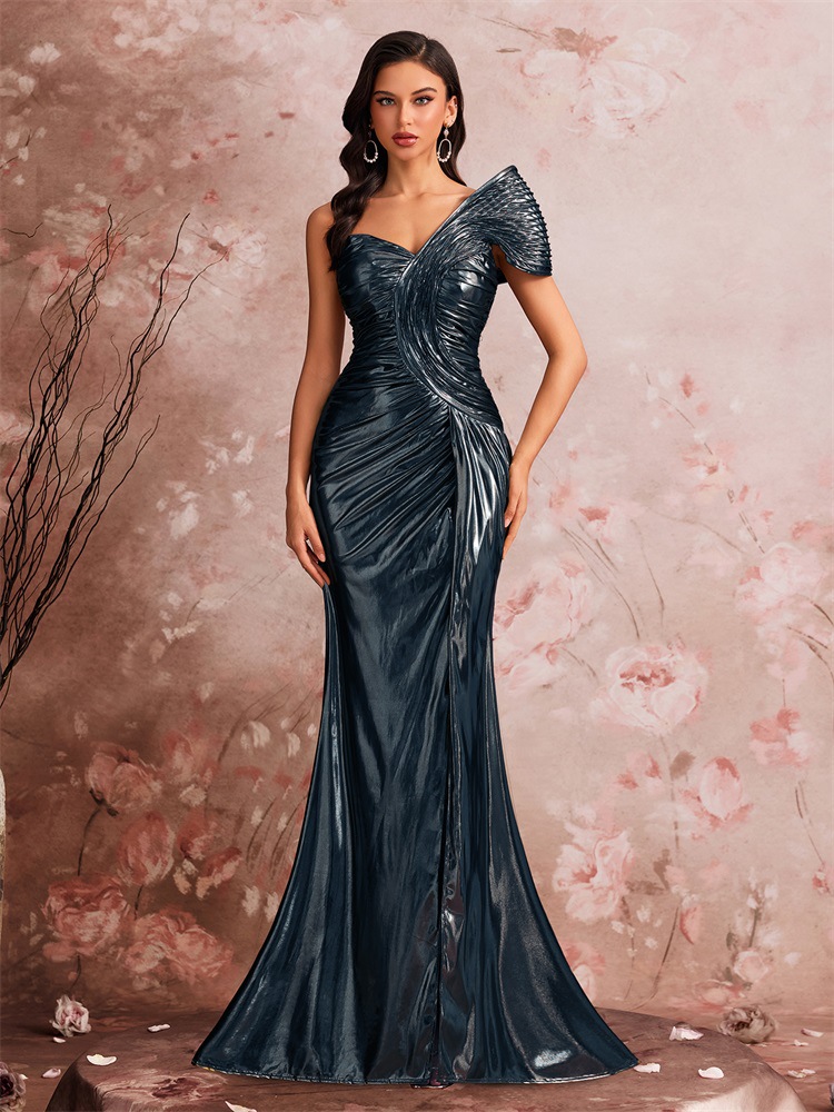 Design-conscious Fish-scale Structured Elegant Evening Gown photo 6
