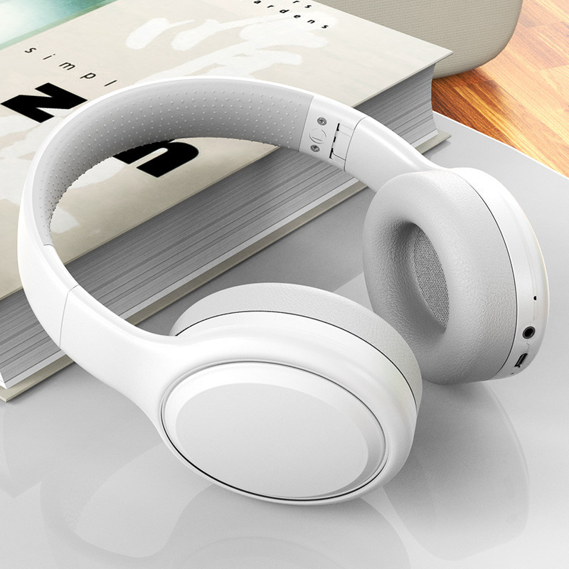 Over-ear Bluetooth Headphones With A Subwoofer photo 5