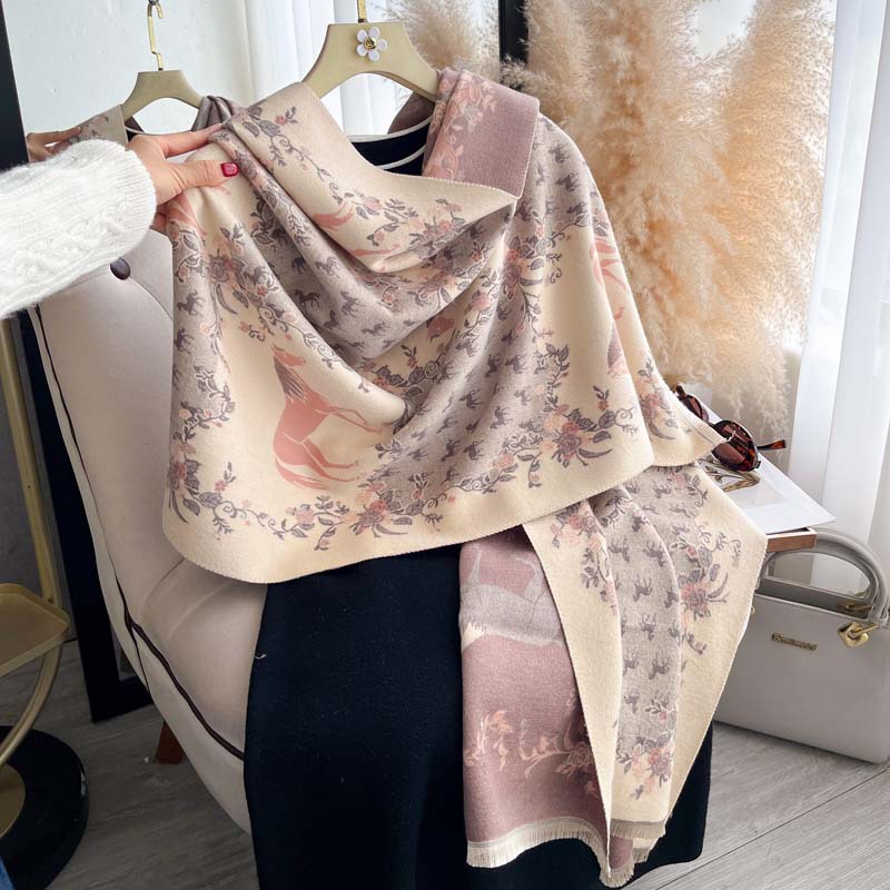 Vintage Floral And Galloping Horse Jacquard Tassel Scarf photo 4