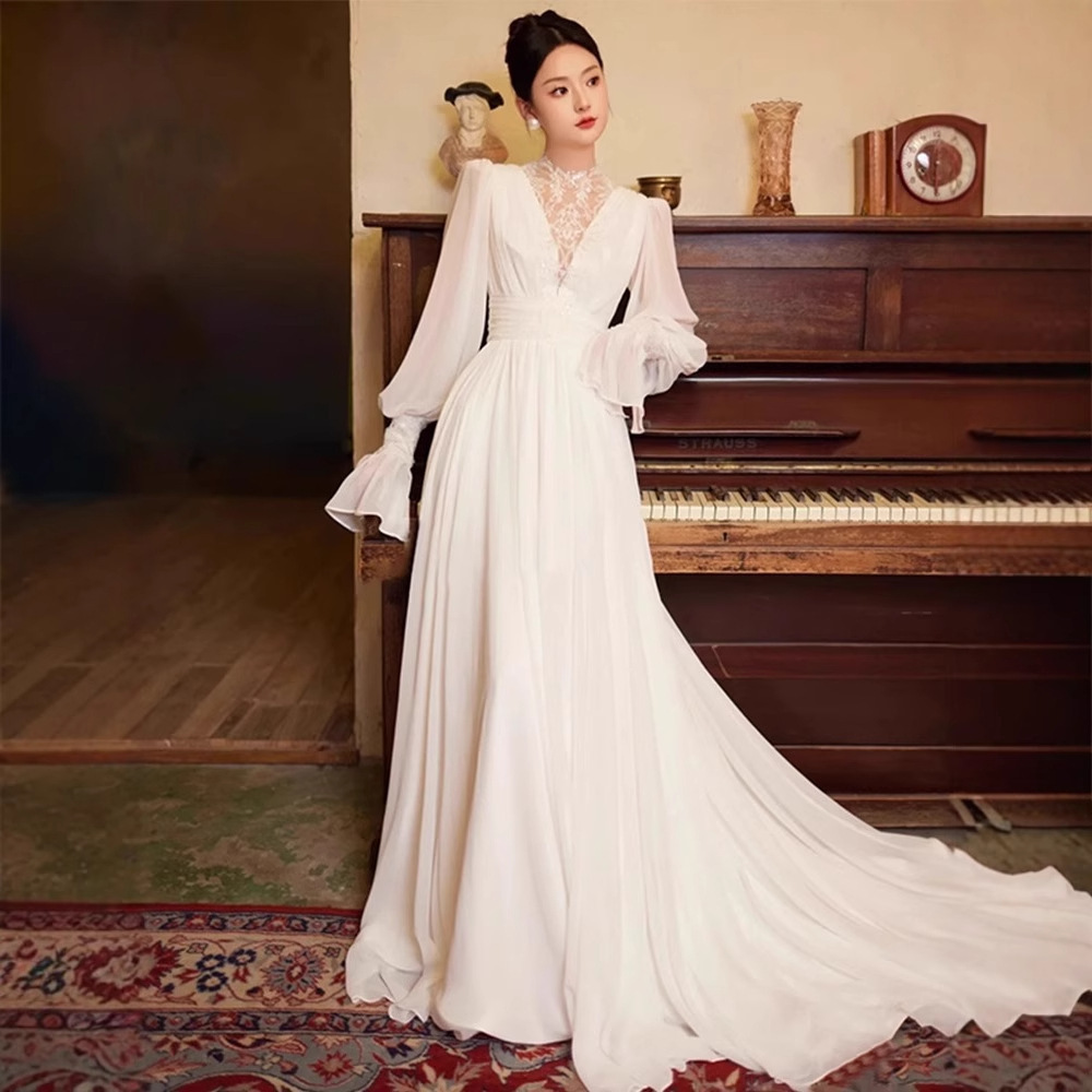 French-style Vintage Lace Stand-collar Light Wedding Dress With Puff Sleeves photo 1