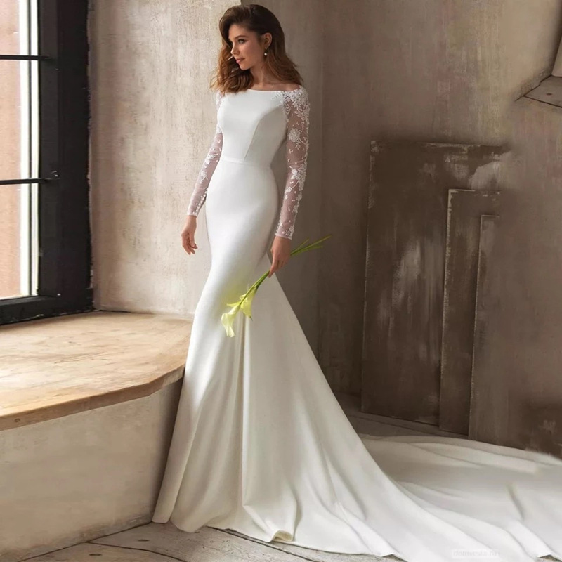 Satin Lace Long-sleeve Wedding Dress photo 1