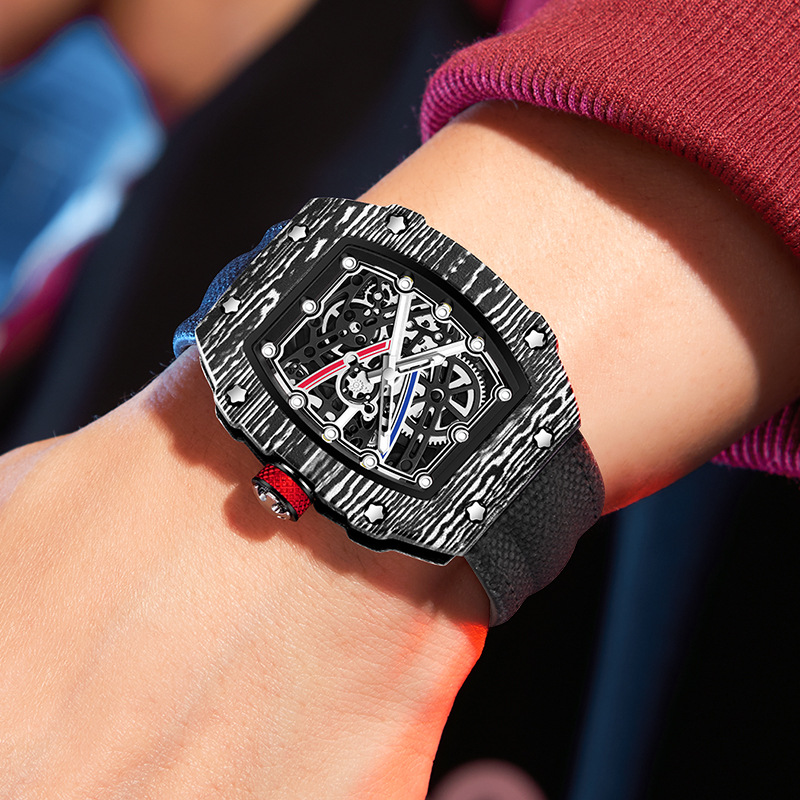 Ultra-thin Tonneau-shaped Watch photo 6