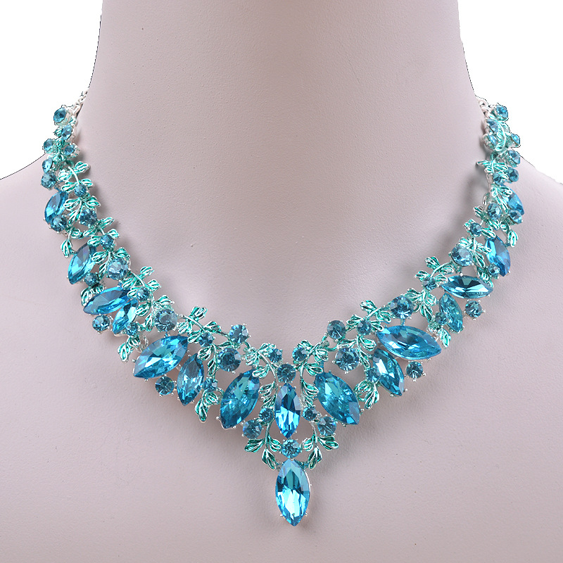 Luxury Rhinestone And Gemstone Necklace And Earring Set photo 4