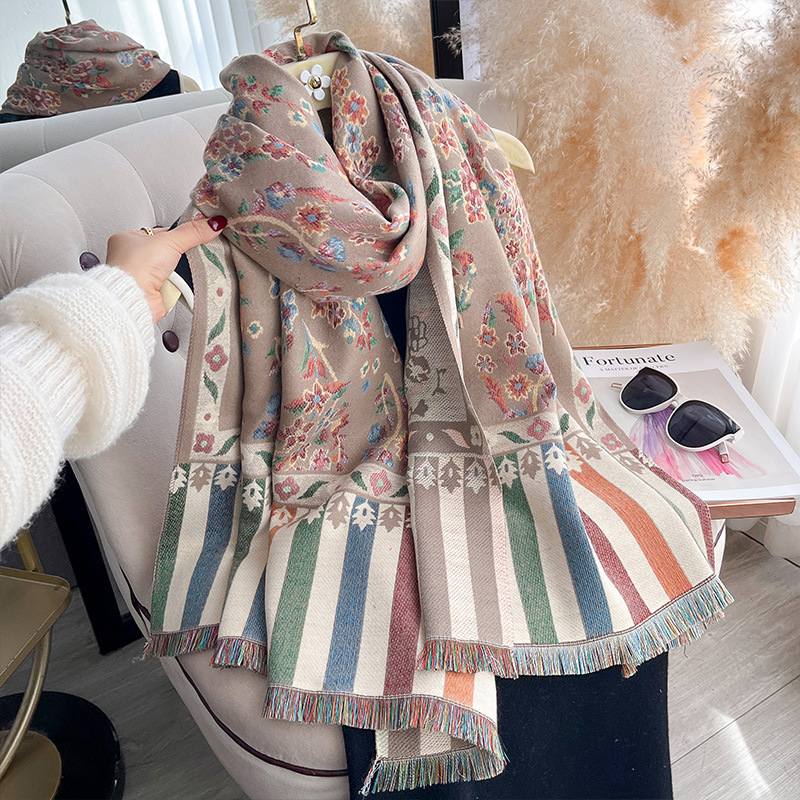 Retro Floral Jacquard Double-Sided Thickened Scarf For Autumn And Winter photo 7
