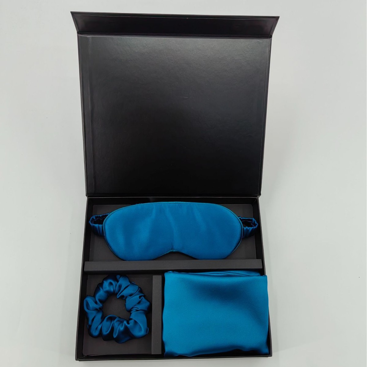 Gift Zippered Pillowcase Eye Mask And Silk Hair Tie Set photo 5