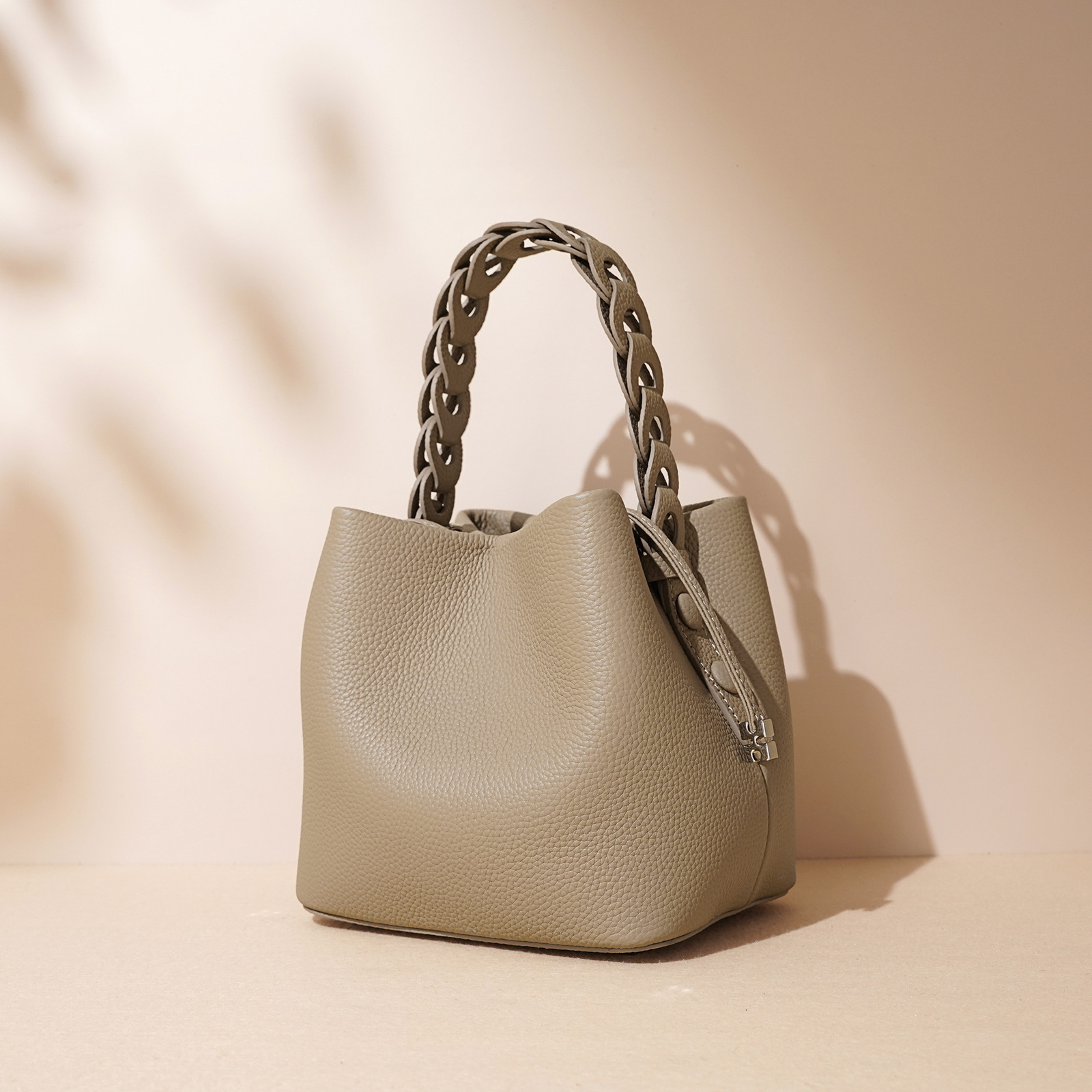 Summer New Arrival Top-grain Leather Bucket Bag photo 8