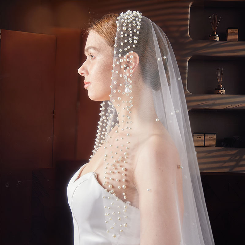 Bridal Beaded Single-layer Mid-length Veil photo 3