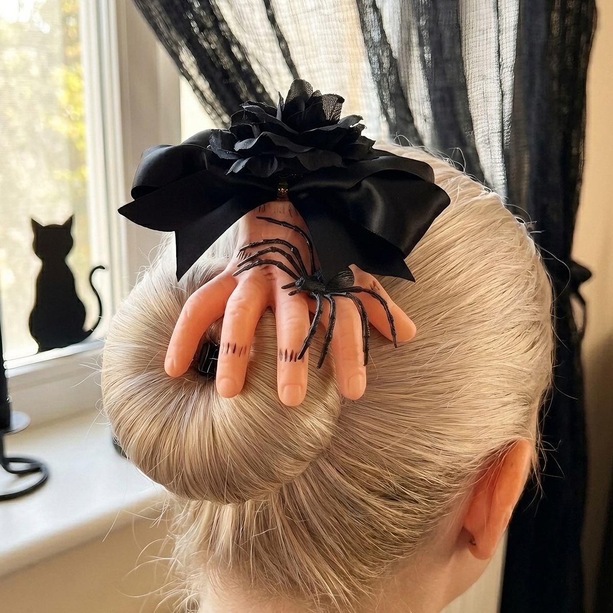 Halloween Realistic Severed-hand Hair Clip Hair Accessory photo 3