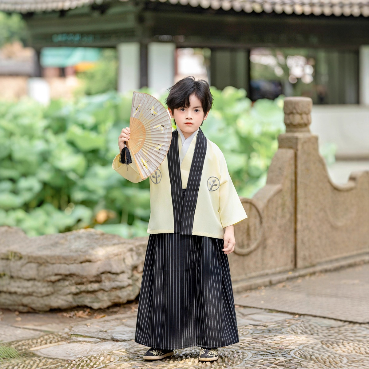 Childrens Yellow Japanese-style Kimono Set photo 8