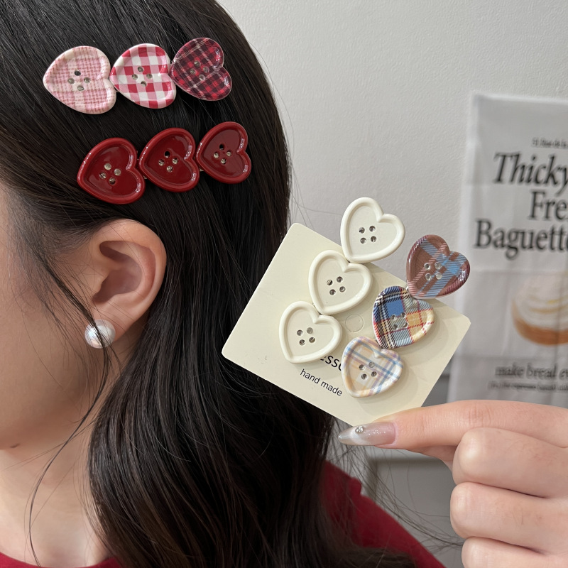 Sweet Plaid Heart-button Hair Clip Side-parting Bangs photo 1