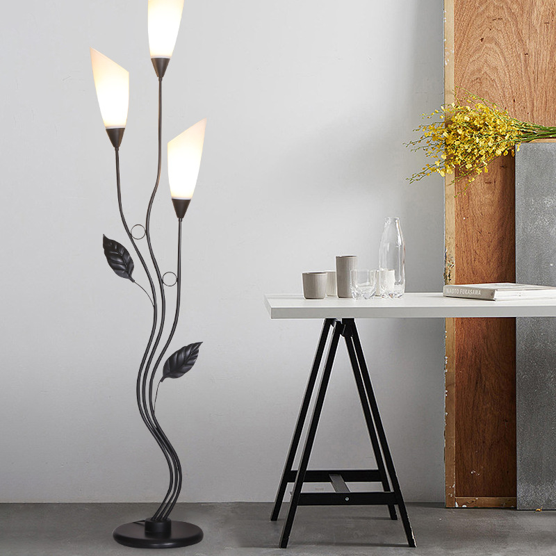 Modern And Stylish Floor Lamp For The Living Room photo 2