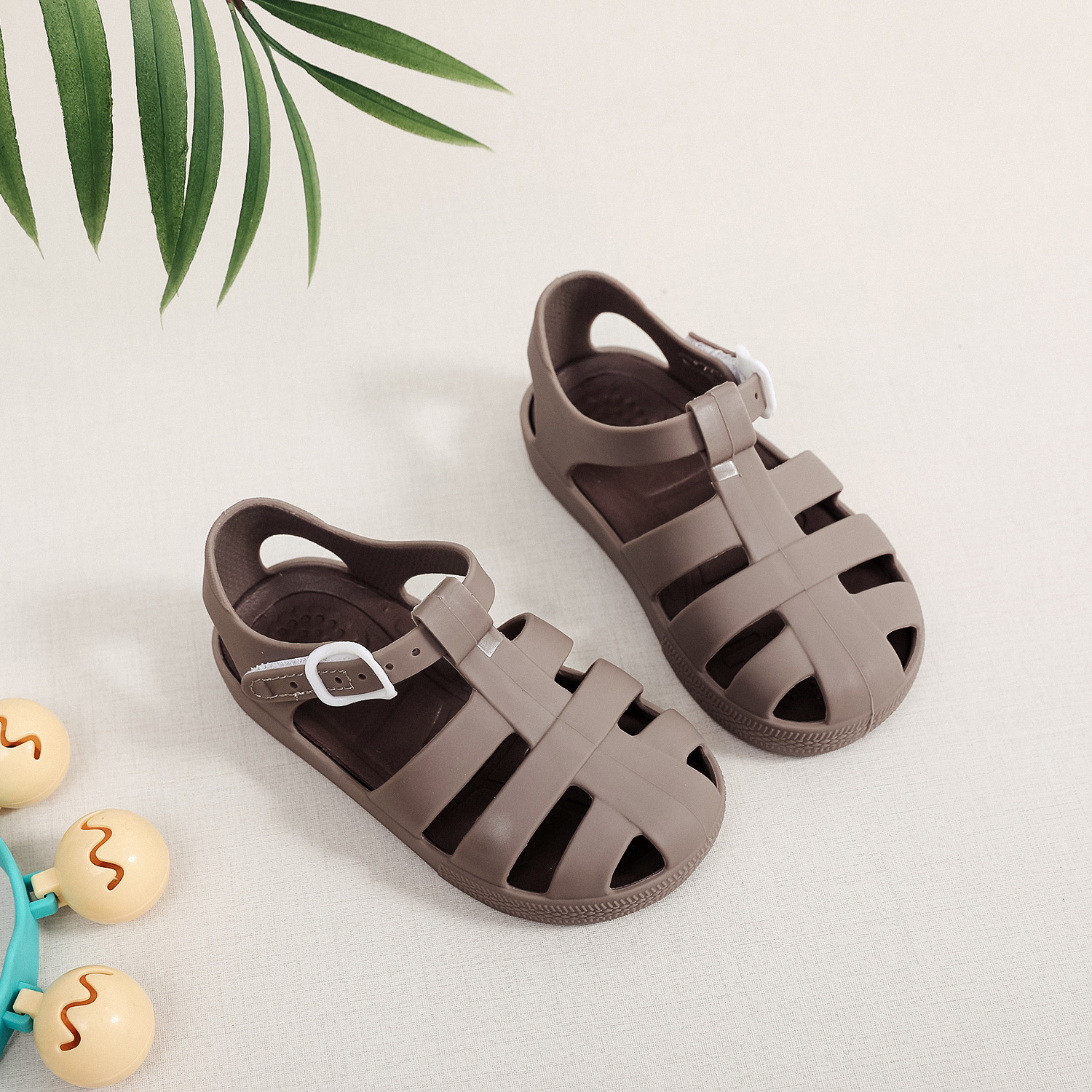 Childrens Velcro-Strap Non-Slip Waterproof Beach Shoes photo 2