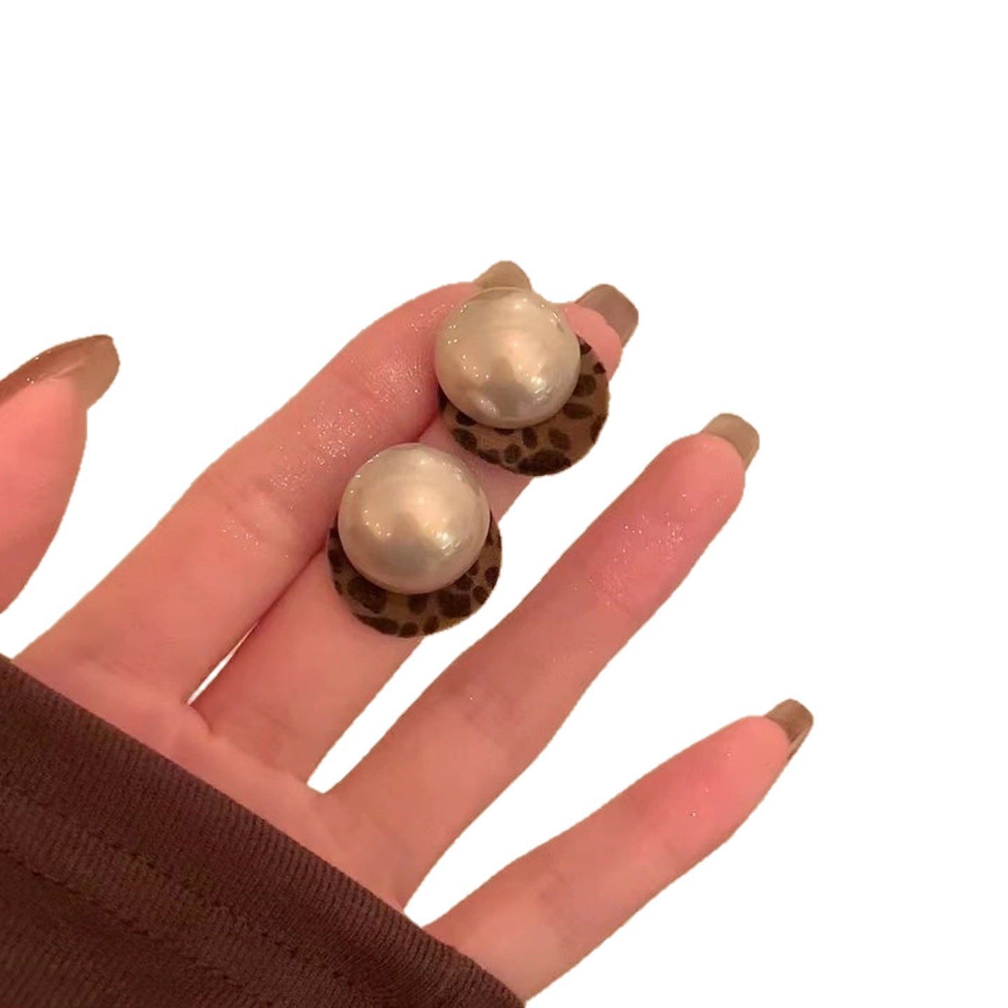 Korean-style Retro Leopard-print Pearl Stud Earrings photo 4