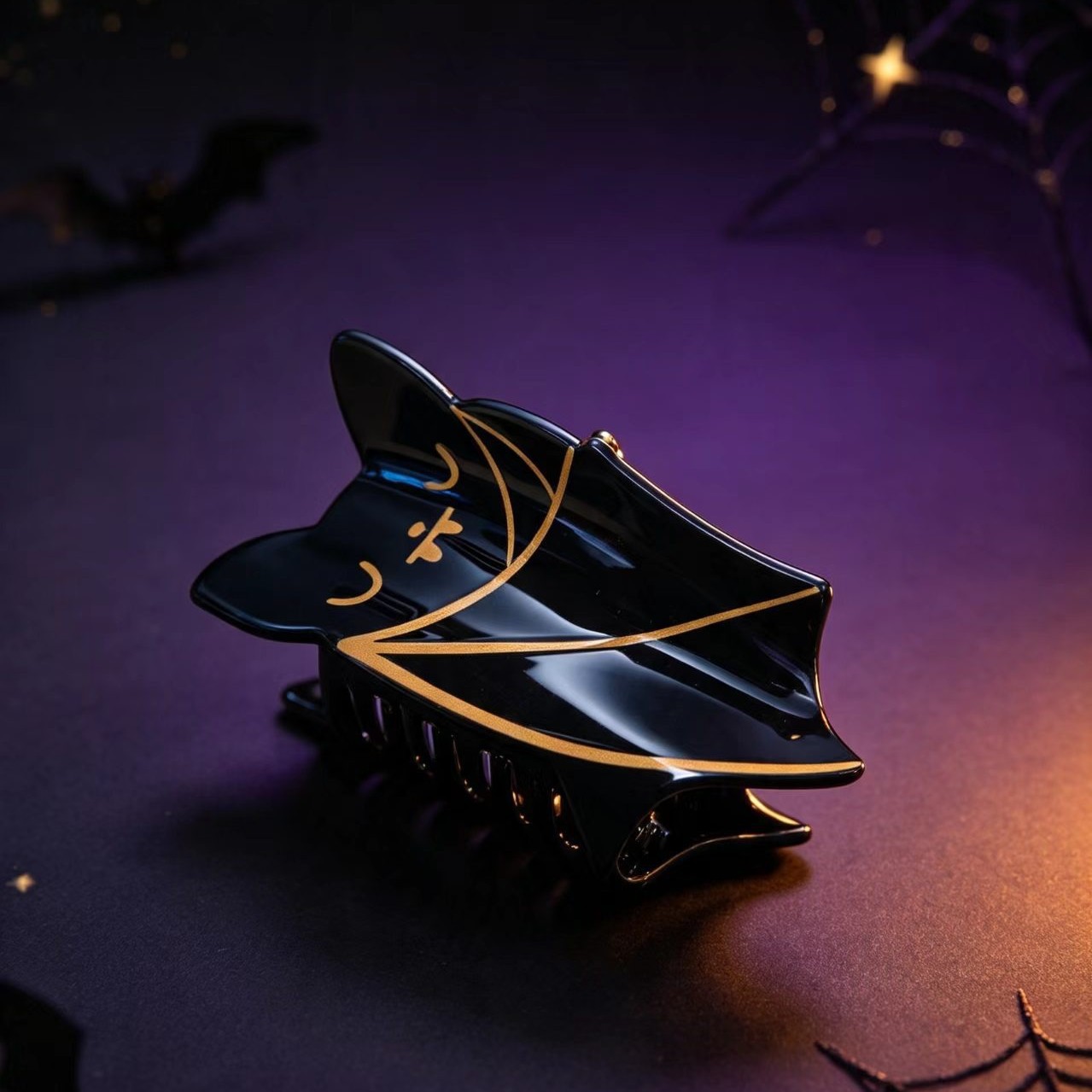Unique Creative And Quirky Bat Hair Clip photo 3