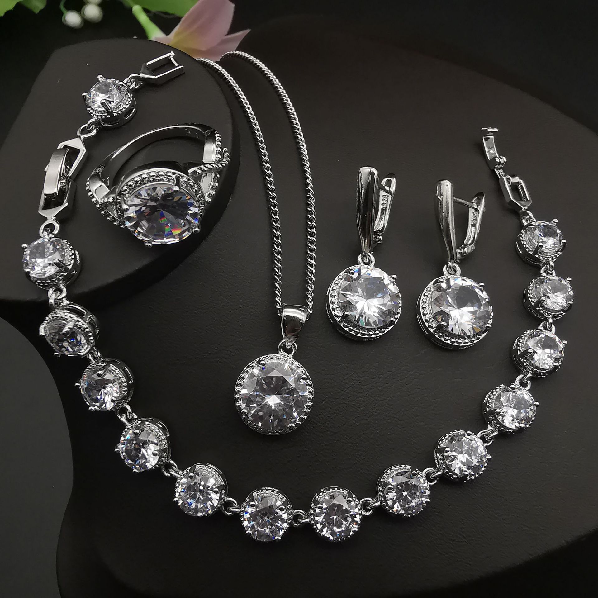 European And American Style Jewelry Round Diamond 4 PCs Set photo 2