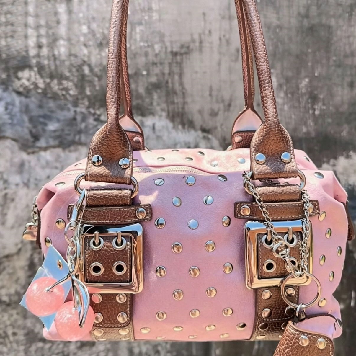 Korean-style Rivet Leather Polka-dot Retro Large-capacity Tote Underarm Bag photo 3