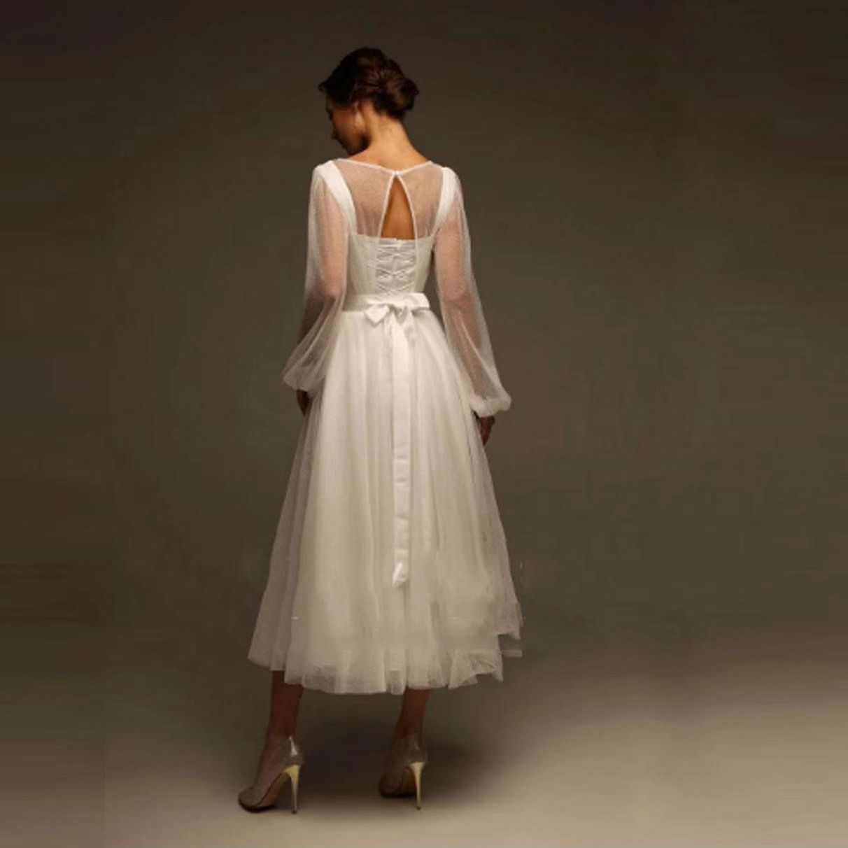 French-style Vintage Square-neck Midi Light Wedding Dress photo 3