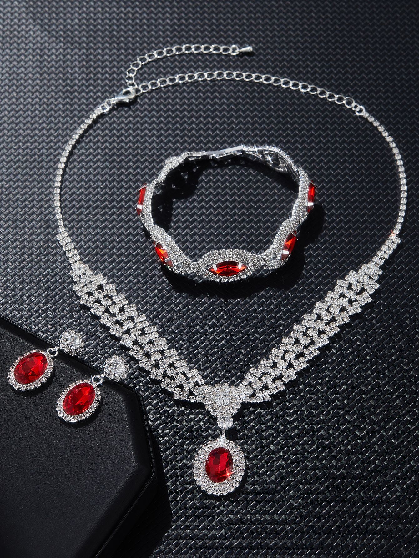 New European And American Style Elegant Luxury Sapphire Necklace Set Of Four Pieces photo 5
