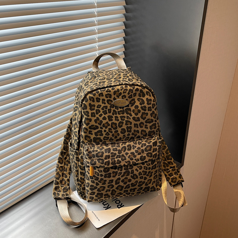 Casual And Fashionable Women's Backpack photo 3