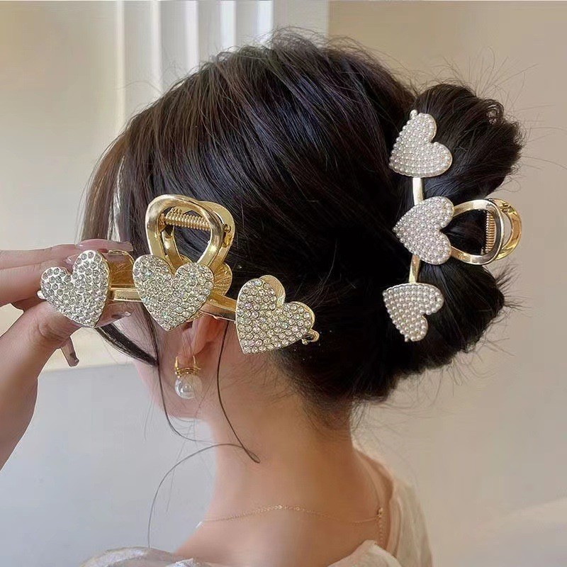 New Heart-shaped Metal Hair Clip With A Gold Trim For The Back Of The Head photo 5