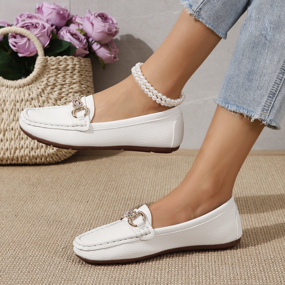 Round-toe Slip-on Casual Loafers With A Metal Bow Detail photo 3